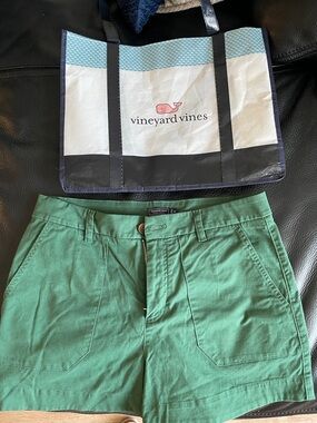 Vineyard Vines Tote with Green Shorts